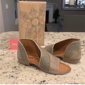 NWT Free People Sage Textured Mont Blanc Sandal Size 41